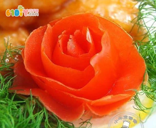 番茄皮制作玫瑰花