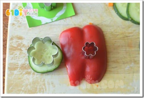 儿童美食 黄瓜花朵拼盘造型