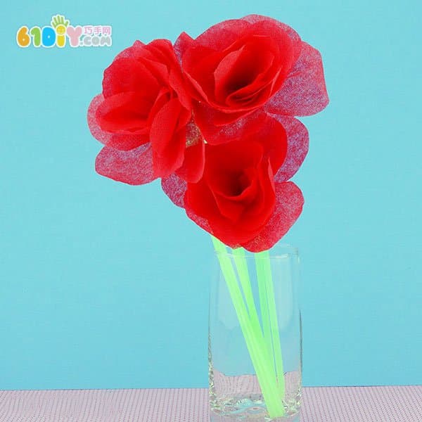 餐巾纸手工制作母亲节玫瑰花束