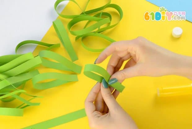 儿童DIY孔雀立体贴画教程