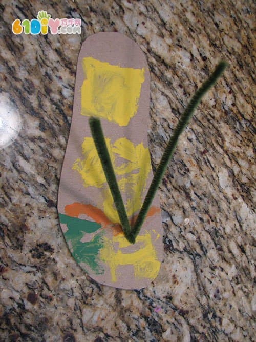 儿童手工制作美美的串珠沙滩拖鞋