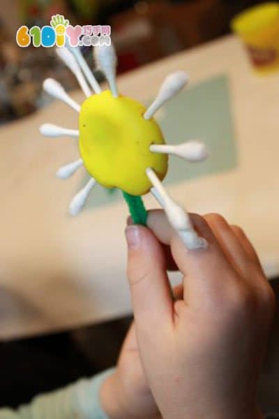 儿童手工制作棉签菊花