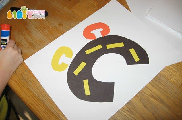 幼儿学字母C手工 小汽车嘟嘟嘟