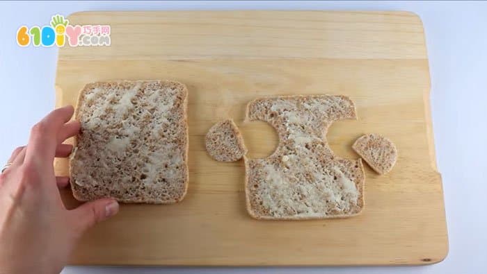 美味早餐 怎样制作卡通猴子三明治
