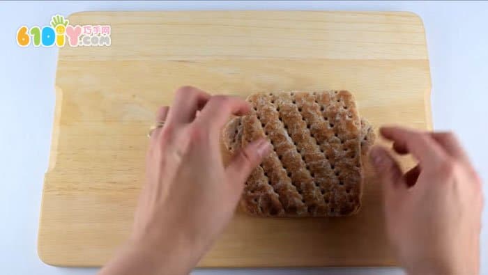 美味早餐 怎样制作卡通猴子三明治