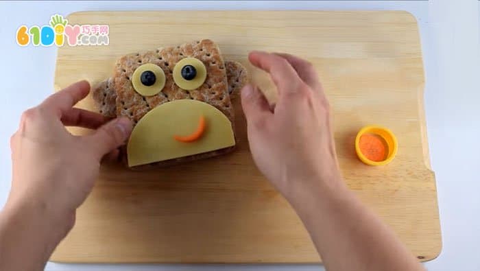 美味早餐 怎样制作卡通猴子三明治