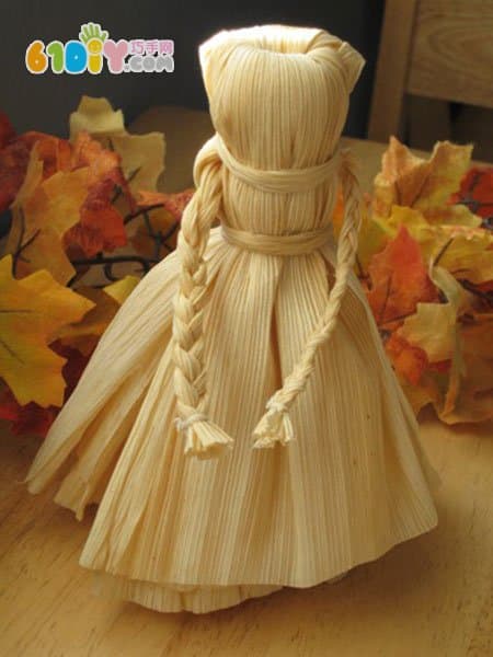 幼儿园玉米叶子做手工制作-玉米叶手工制作简单的娃娃