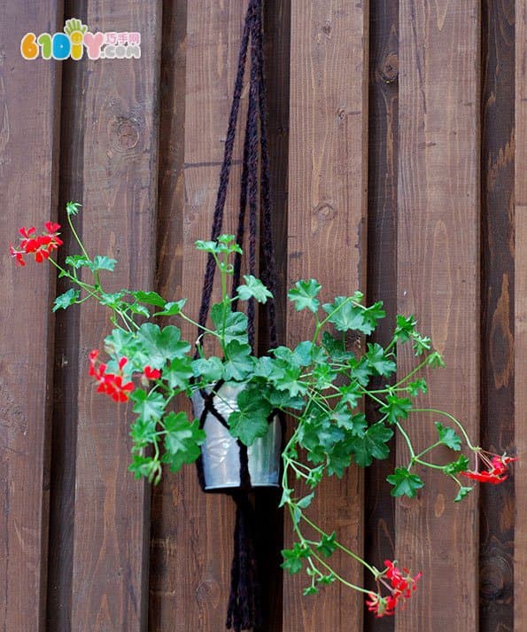 制作一个漂亮的花盆吊篮
