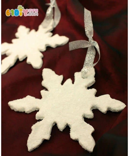 儿童冬天手工 盐面团制作漂亮的雪花