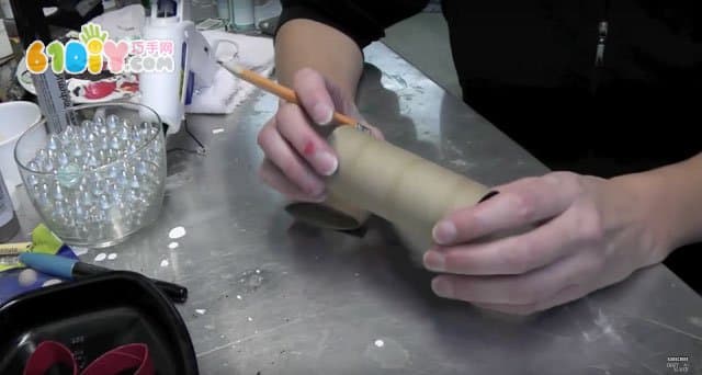 卷纸筒制作圣诞节装饰小花