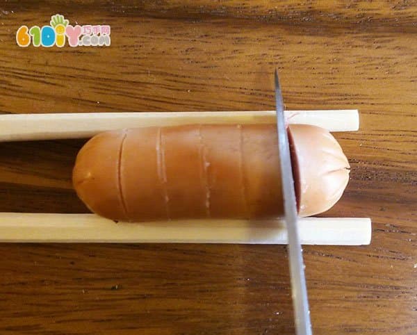 亲子美食DIY 香肠花朵便当
