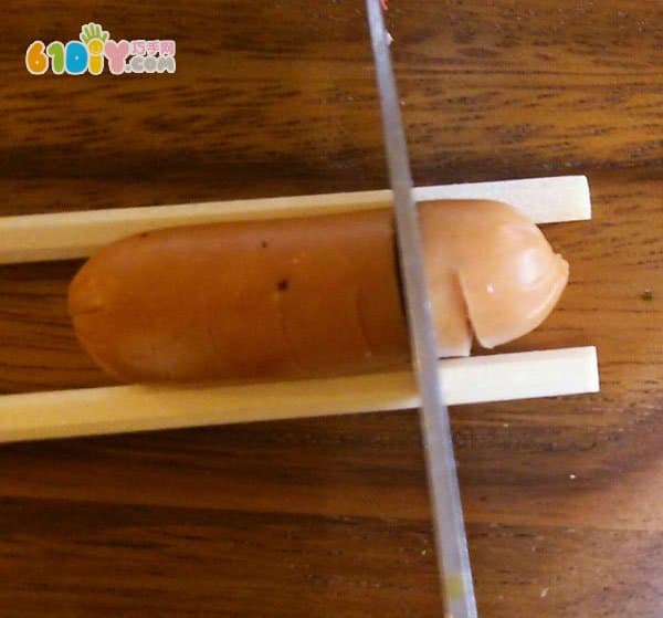 亲子美食DIY 香肠花朵便当