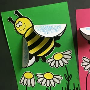 春天手工贴画 花丛中的小蜜蜂