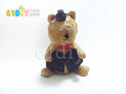 报纸废物利用手工制作小熊
