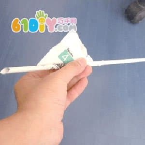 怎样用报纸编织花篮