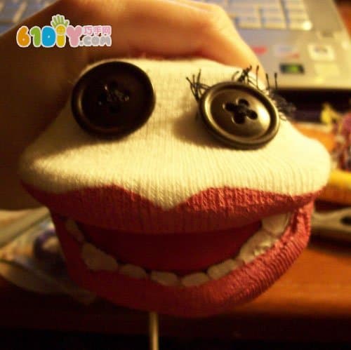 怎样制作袜子手偶