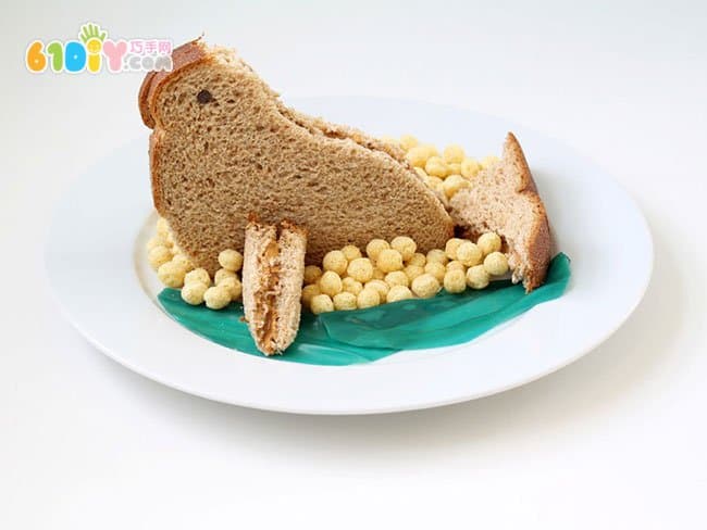 亲子卡通早餐制作 小海狮三明治